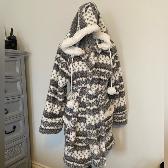 PJ salvage knee length fleece robe EUC barely worn small - Picture 1 of 1